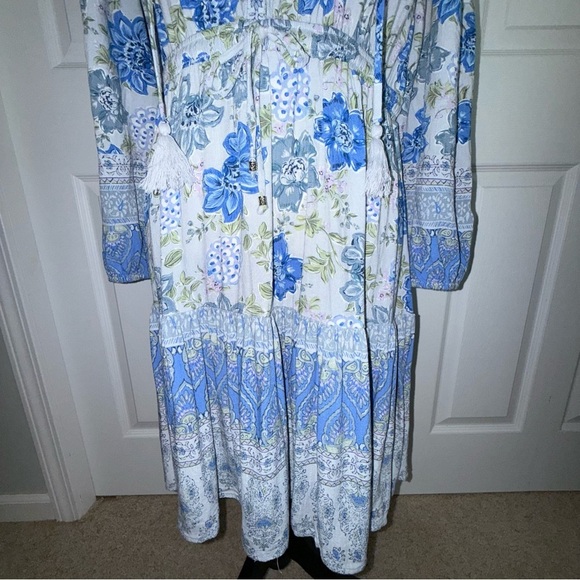 Lucky Brand Floral Long Sleeve Dress in Blue and White size large 100% rayon - Picture 4 of 12